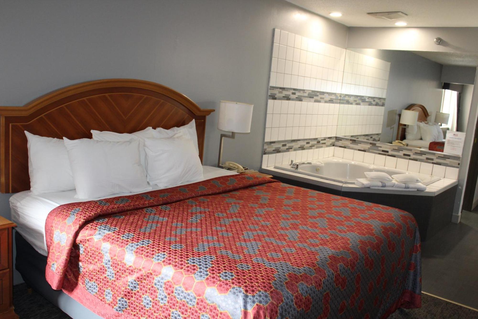 American Inn And Suites Ionia Экстерьер фото