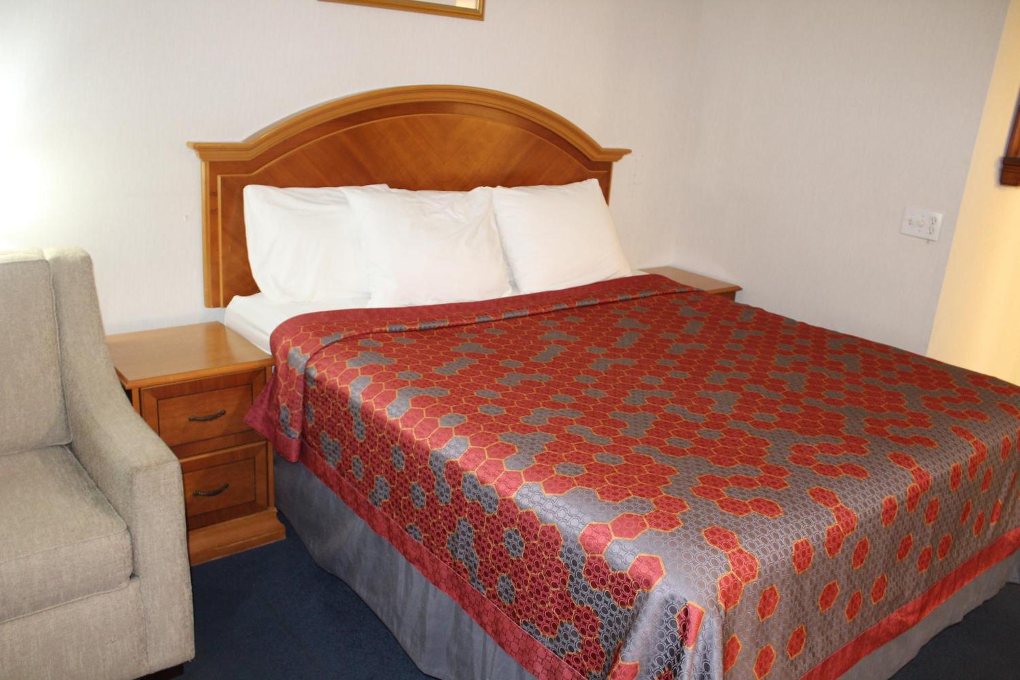 American Inn And Suites Ionia Экстерьер фото