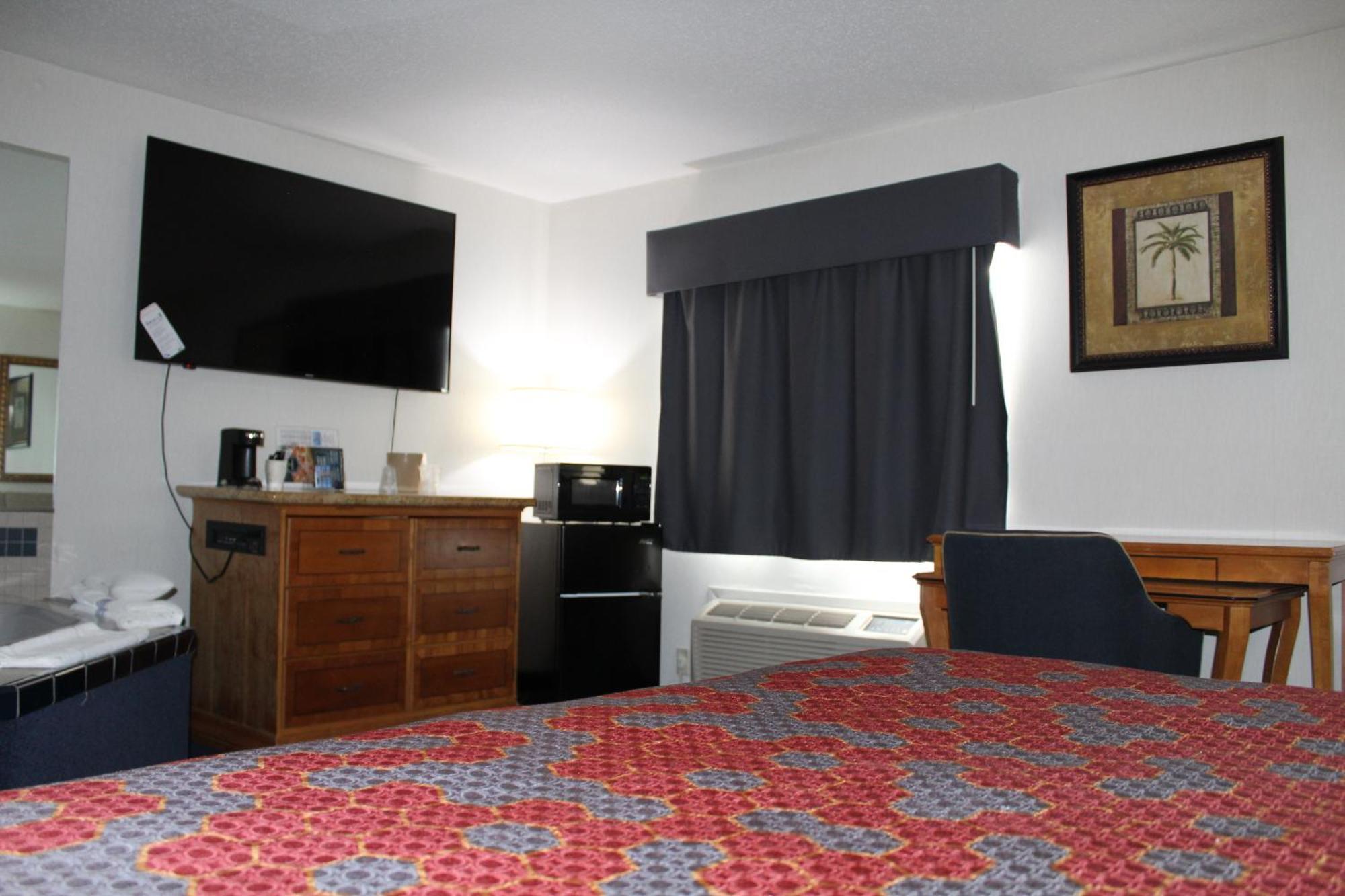 American Inn And Suites Ionia Экстерьер фото