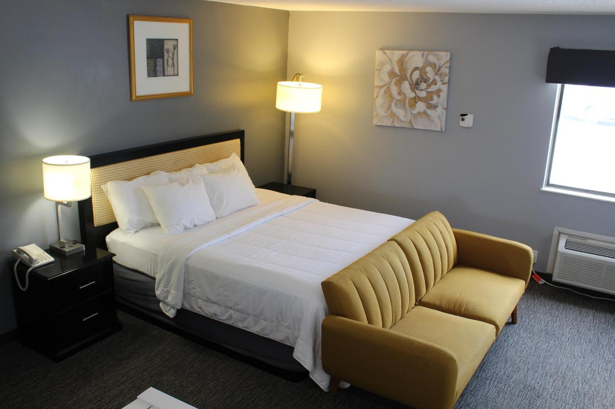American Inn And Suites Ionia Экстерьер фото