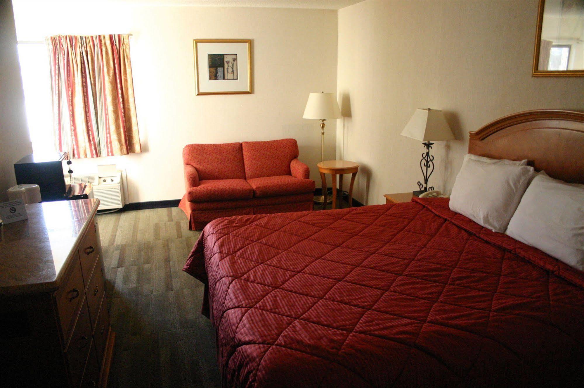 American Inn And Suites Ionia Экстерьер фото